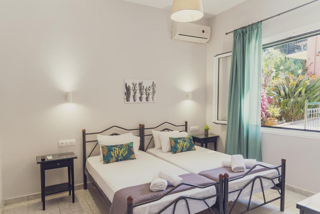 Maria Olga Apartments Benitses  Ngoại thất bức ảnh