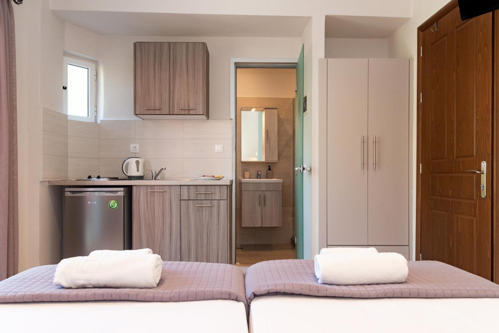 Maria Olga Apartments Benitses  Ngoại thất bức ảnh
