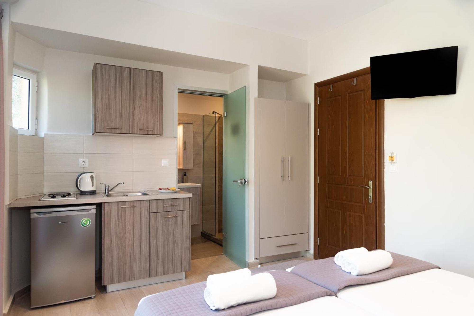 Maria Olga Apartments Benitses  Ngoại thất bức ảnh